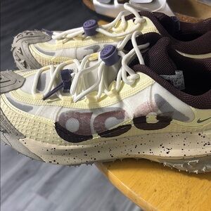 Kids Trail Shoes - Cream and Brown